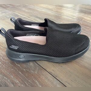 Skechers GOwalk Joy slip on black sneakers, breathable mesh women’s size US 7.5